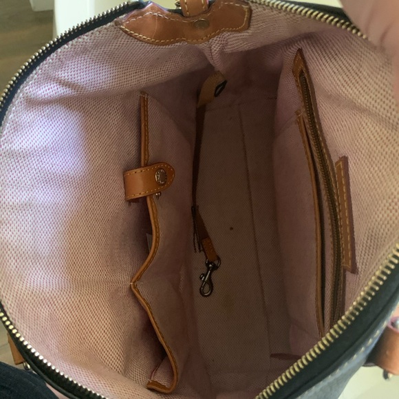 Dooney and Bourke - Picture 4 of 4